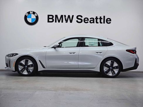 New 2025 BMW i4 xDrive40i image 3