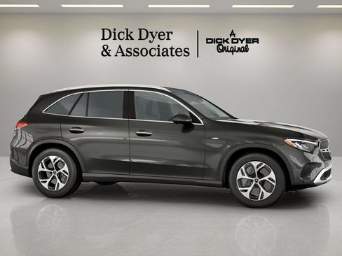 Used 2025 Mercedes-Benz GLC 350e 4MATIC image 7