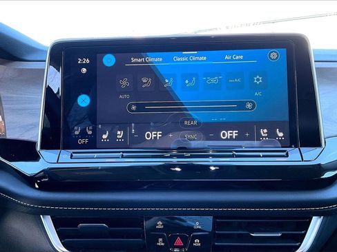 Used 2024 Volkswagen Atlas SE image 17