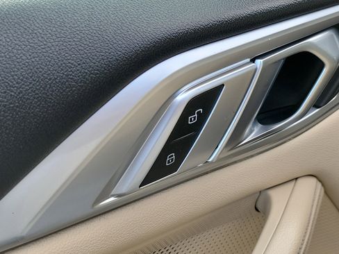 Used 2022 BMW 430i Convertible image 15