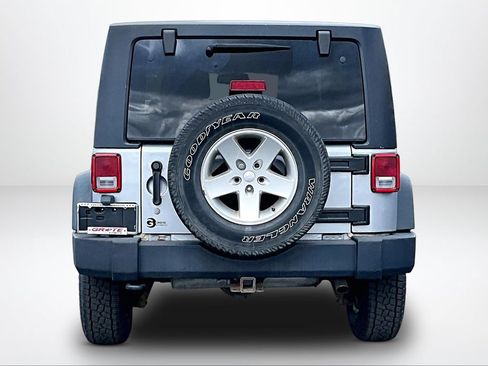 Used 2013 Jeep Wrangler Sport AWD/4WD image 4