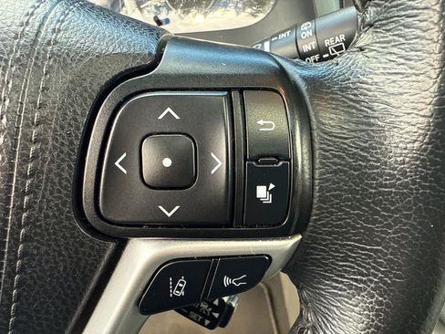 Used 2020 Toyota Sienna XLE image 13