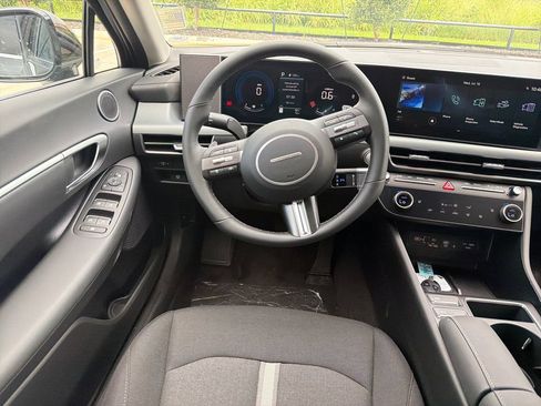 New 2026 Hyundai Sonata SEL FWD image 17