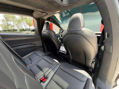 Used 2023 Tesla Model X AWD/4WD image 17