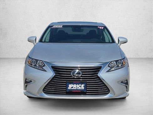 Used 2017 Lexus ES 350 w/ Premium Package FWD image 2