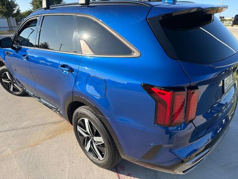 Used 2022 Kia Sorento S FWD image 4