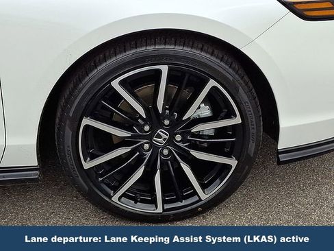 Used 2024 Honda Accord Touring image 10