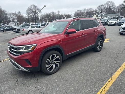 Used 2021 Volkswagen Atlas SEL Premium image 2