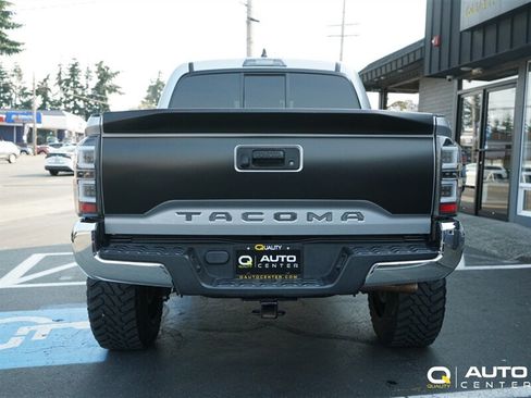 Used 2021 Toyota Tacoma SR5 w/ SR5 Appearance Package (SM) RWD image 5