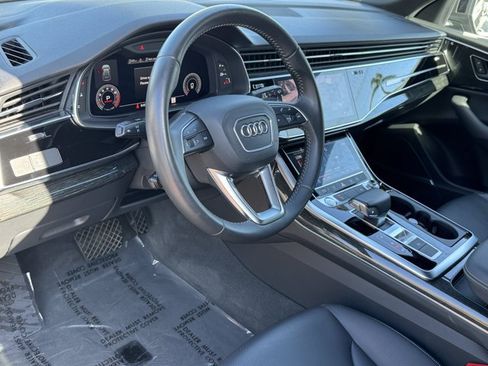 Used 2019 Audi Q8 Premium Plus w/ Premium Plus AWD/4WD image 17