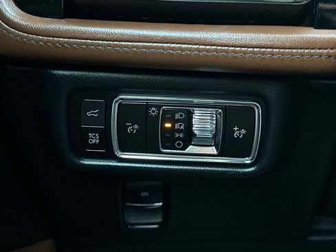 Used 2023 Lincoln Nautilus Reserve w/ Luxury Package image 28