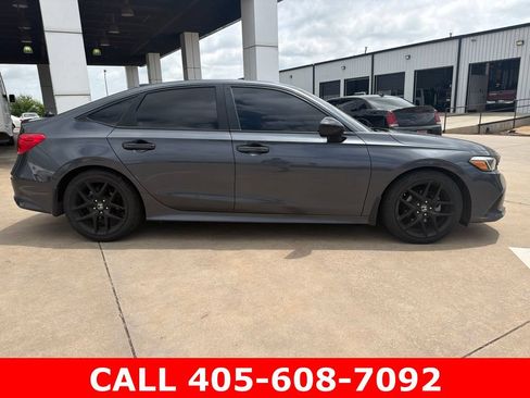 Used 2023 Honda Civic Sport image 2