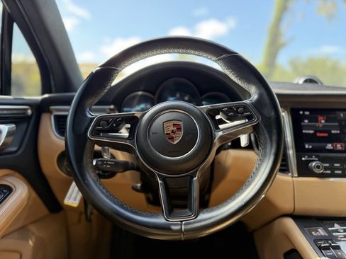 Used 2017 Porsche Macan image 15