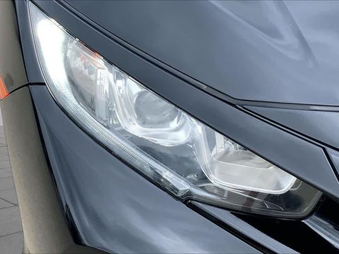 Used 2019 Honda Civic Sport image 27