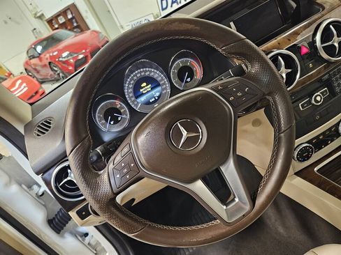 Used 2015 Mercedes-Benz GLK 250 BlueTEC 4MATIC image 30