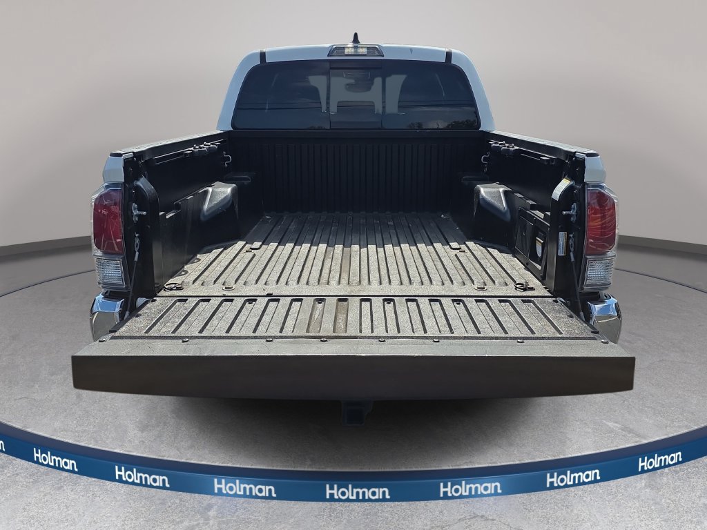 Used 2022 Toyota Tacoma TRD Off-Road AWD/4WD image 7