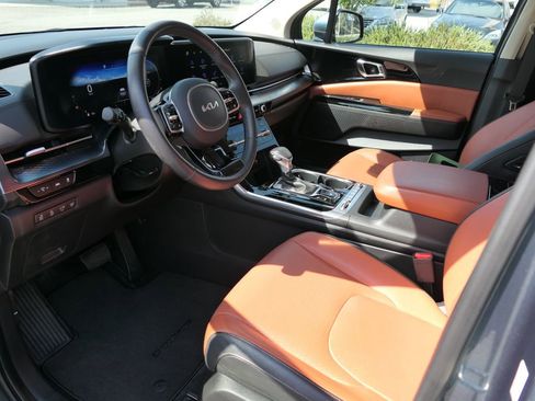 Used 2024 Kia Carnival SX Prestige FWD image 12