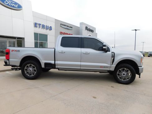 Used 2023 Ford F250 Limited w/ FX4 Off-Road Package image 3