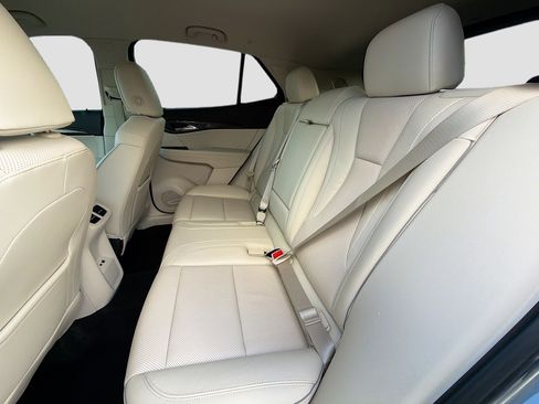 Used 2021 Buick Envision Essence image 21