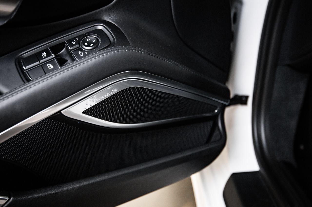 Certified 2019 Porsche 911 Turbo S AWD/4WD image 20