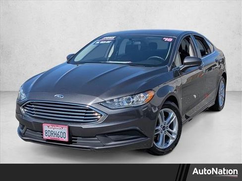 Used 2018 Ford Fusion SE w/ Fusion SE Technology Package image 1