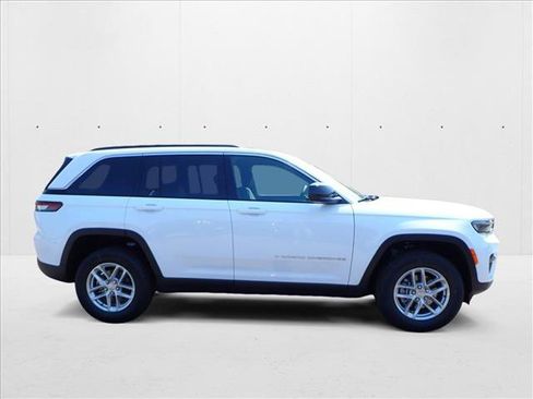 New 2025 Jeep Grand Cherokee Laredo X w/ Luxury Tech Group I image 5