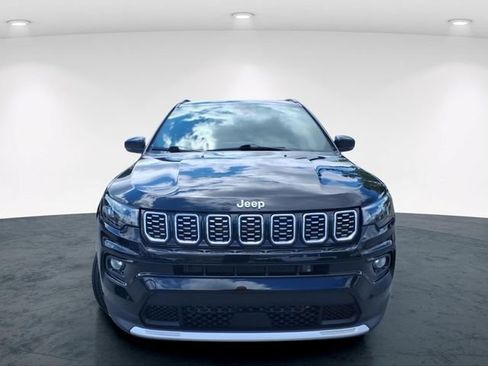Used 2025 Jeep Compass Limited AWD/4WD image 4