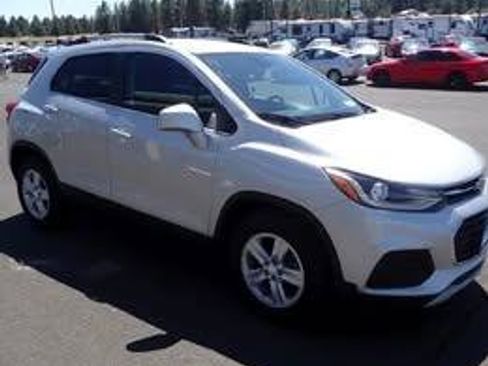 Used 2017 Chevrolet Trax LT FWD image 7