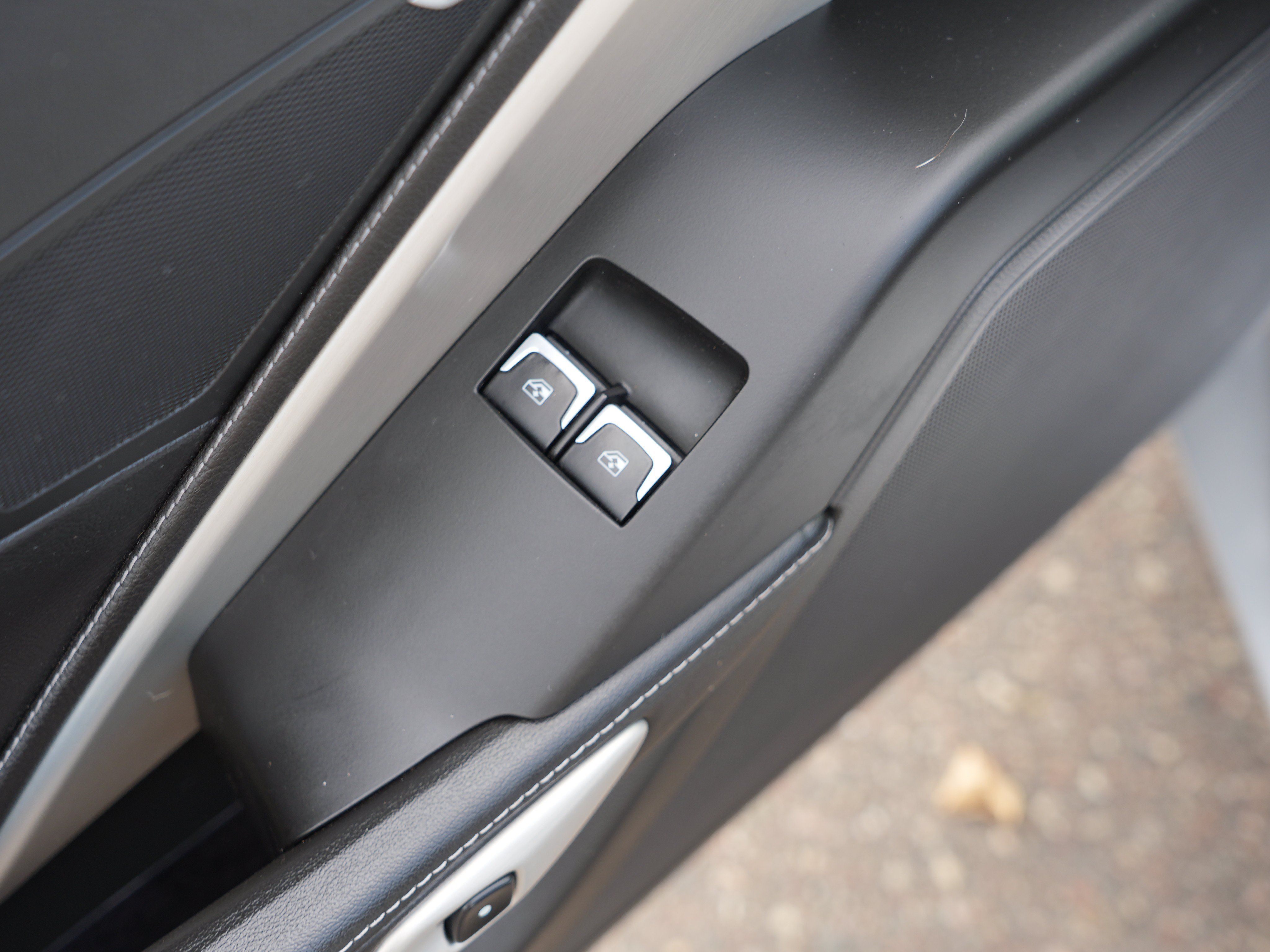 Used 2014 Chevrolet Corvette Stingray Convertible w/ 2LT Preferred Equipment Group RWD image 17