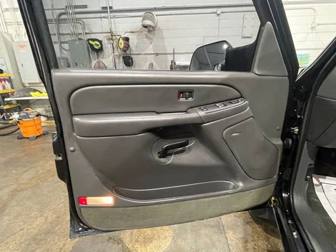 Used 2004 Chevrolet Silverado 3500 4x4 Extended Cab w/ Skid Plate Package image 35