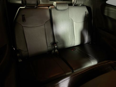Used 2024 Toyota Sienna XSE FWD image 28