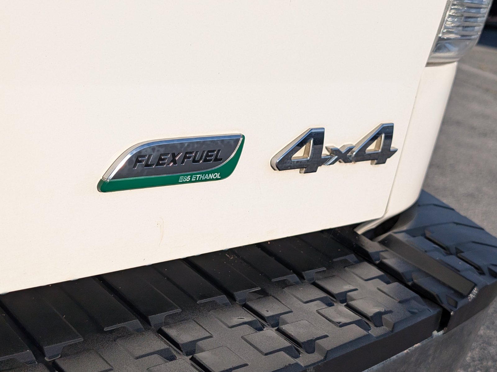 Used 2012 Toyota Tundra 4x4 CrewMax w/ Tow Pkg image 21