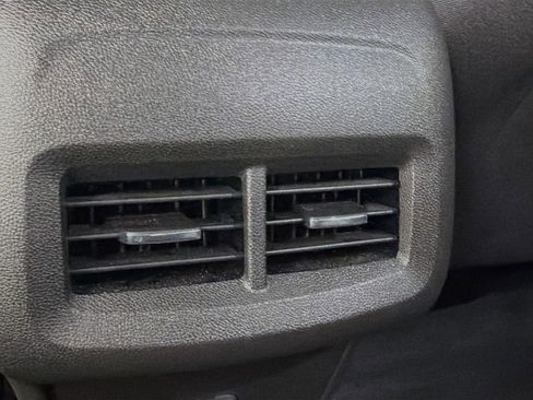 Used 2024 Chevrolet Equinox LT image 28