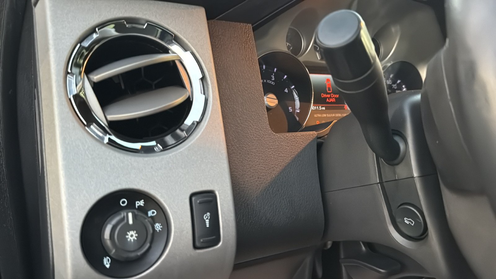 Used 2016 Ford F250 Lariat w/ Lariat Ultimate Package AWD/4WD image 17