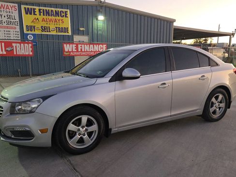 Used 2015 Chevrolet Cruze LT image 1