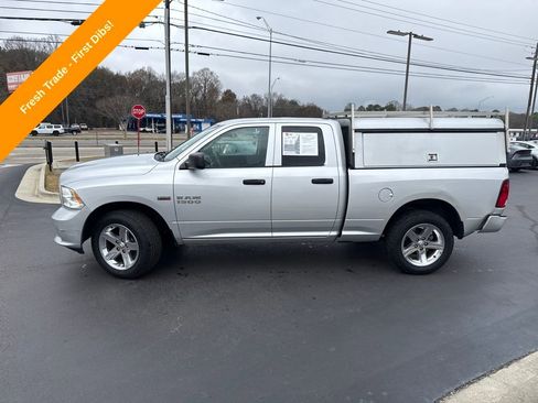 Used 2017 RAM 1500 Express image 2