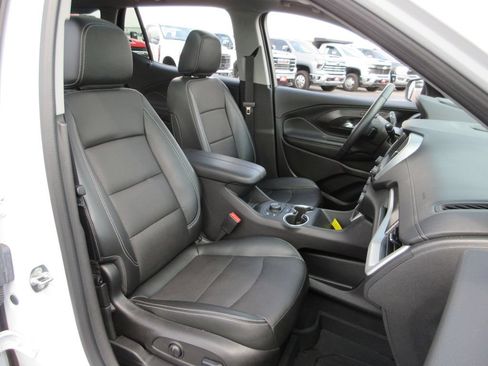 Used 2024 GMC Terrain SLT w/ Infotainment Package II FWD image 24