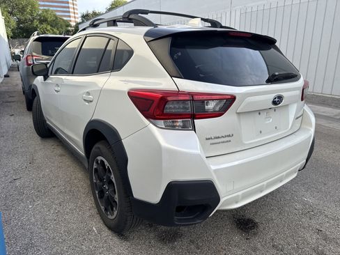 Certified 2021 Subaru Crosstrek 2.0i Premium w/ Moonroof Package AWD/4WD image 2