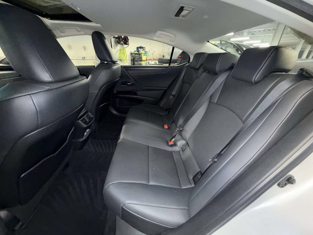 Used 2023 Lexus ES 350 w/ Premium Package FWD image 19