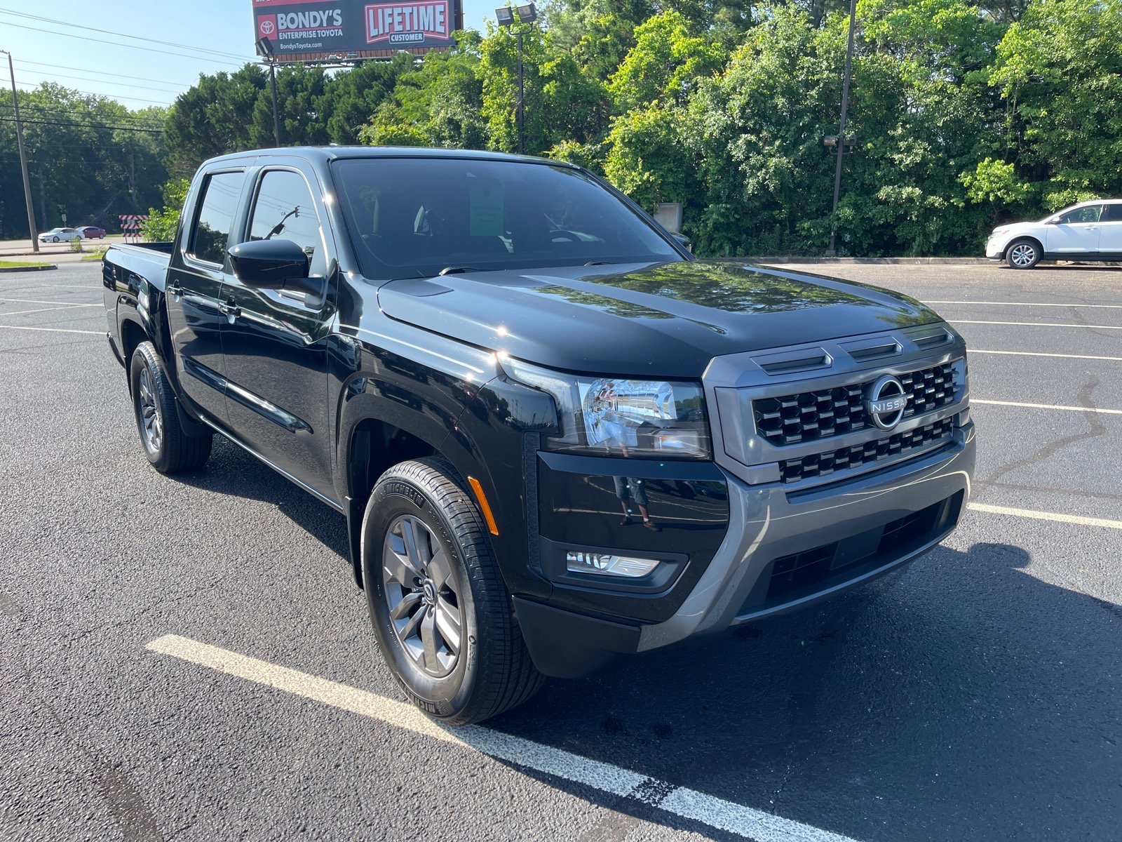 Used 2025 Nissan Frontier SV w/ SV Convenience Package RWD image 1
