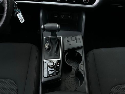 Used 2025 Kia Sportage LX image 14
