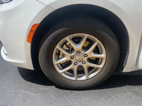Used 2025 Chrysler Pacifica Select FWD image 12