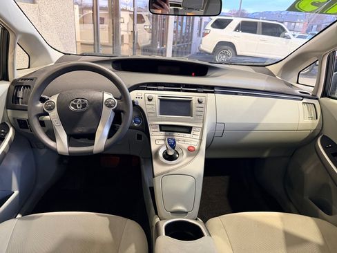 Used 2015 Toyota Prius Three image 14