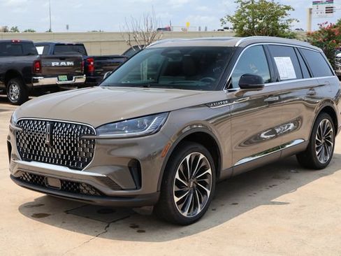 Used 2026 Lincoln Aviator Reserve w/ Equipment Group 201A AWD/4WD image 3