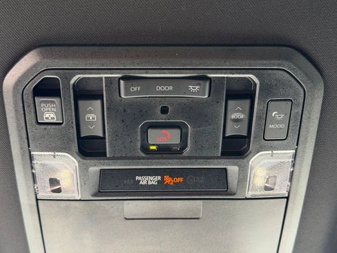 Used 2025 Toyota Tundra Platinum AWD/4WD image 26
