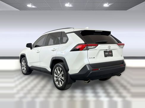 Used 2021 Toyota RAV4 XLE Premium AWD/4WD image 3
