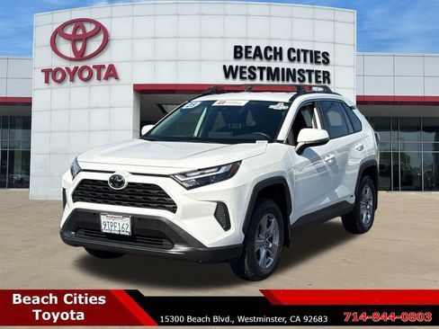 Certified 2025 Toyota RAV4 XLE AWD/4WD image 6