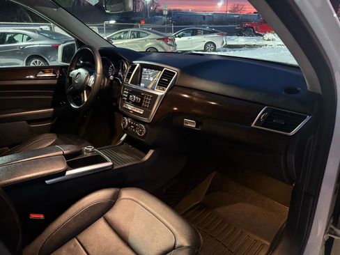 Used 2014 Mercedes-Benz ML 350 ML 350 4MATIC Sport Utility 4D image 8