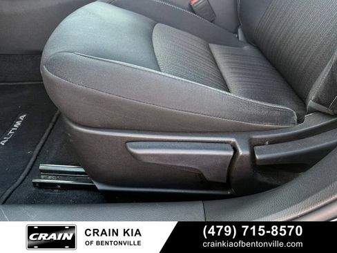 Used 2024 Nissan Altima 2.5 S FWD image 11