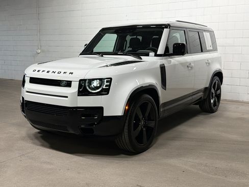 Used 2024 Land Rover Defender 110 X-Dynamic SE AWD/4WD image 1